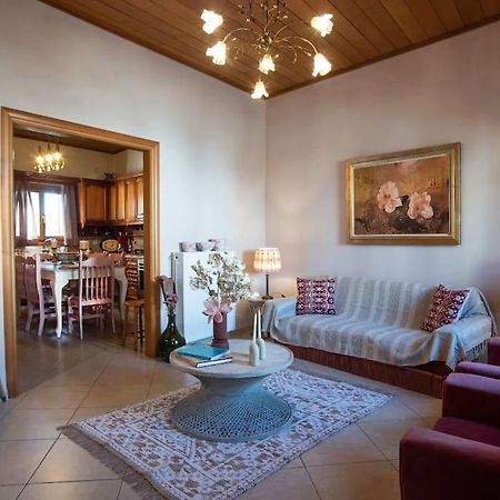Ellie'S Vintage House Apartment Galaxidi Bagian luar foto
