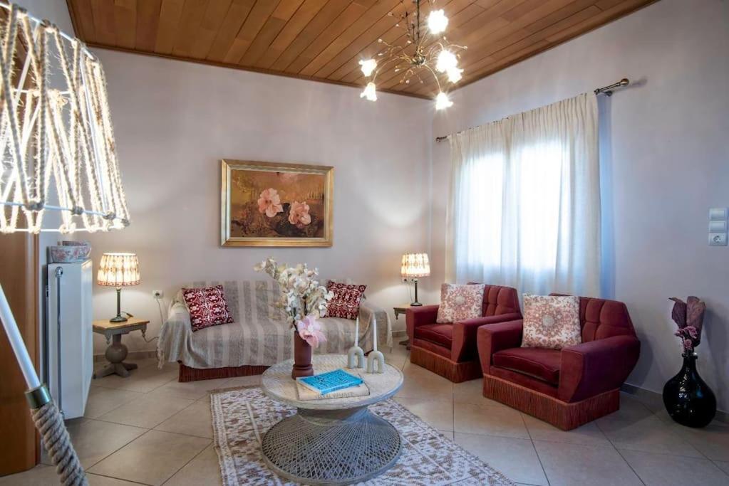 Ellie'S Vintage House Apartment Galaxidi Bagian luar foto